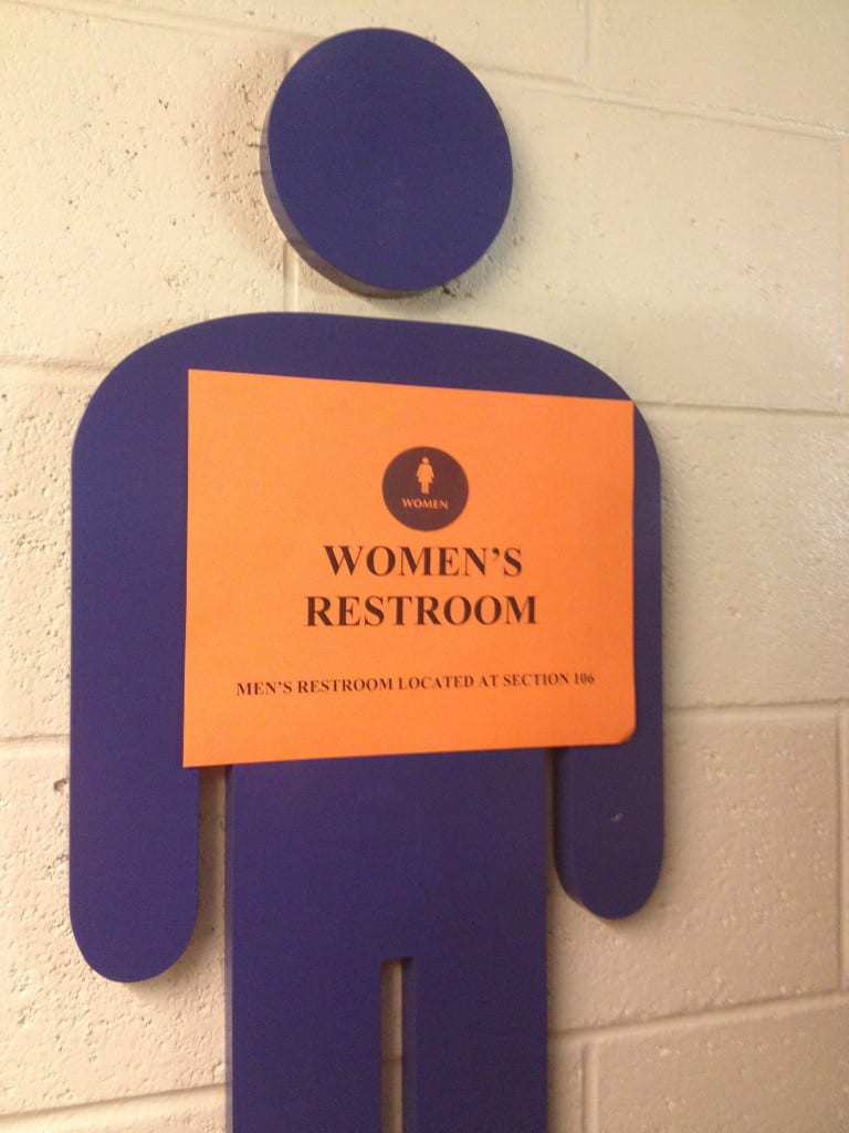 time warner cable arena charlotte restroom