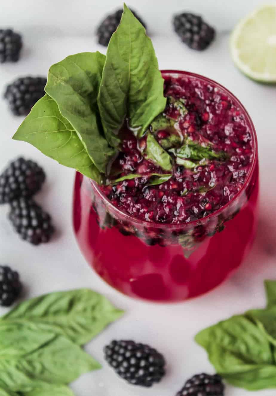 blackberry basil gin fizz