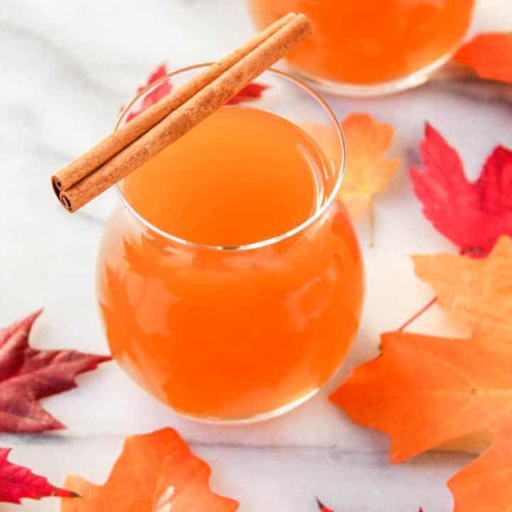 fall cocktail spiked hot apple cider with vanilla whiskey