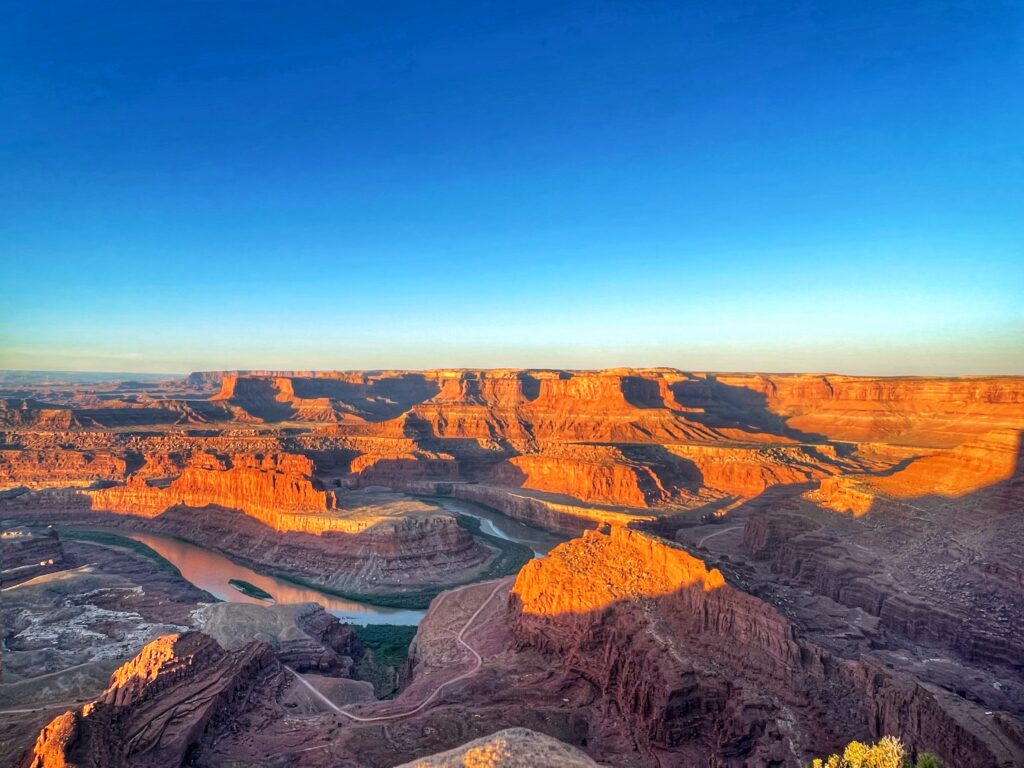 sunrise over the canyon dead horse point state park